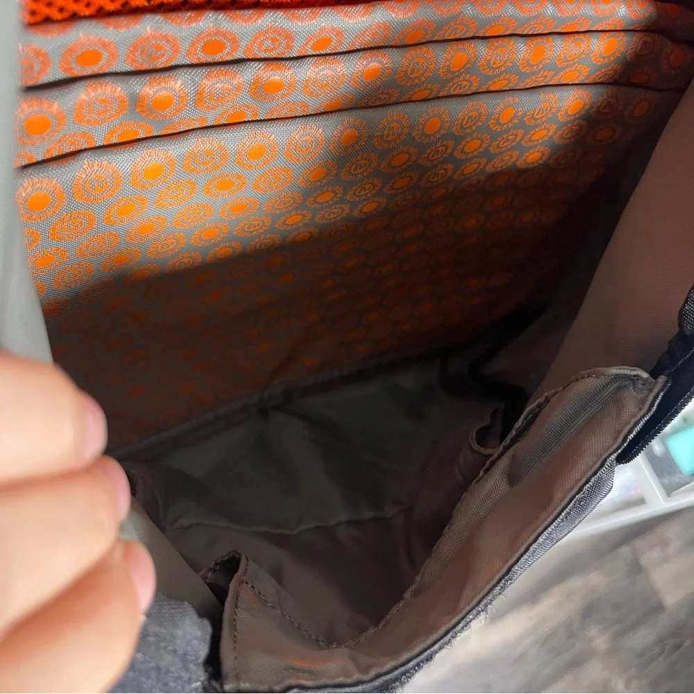 Merrell Black Insulated Padded Backpack Gorpcore Hiking Running‎ Trail Outdoor